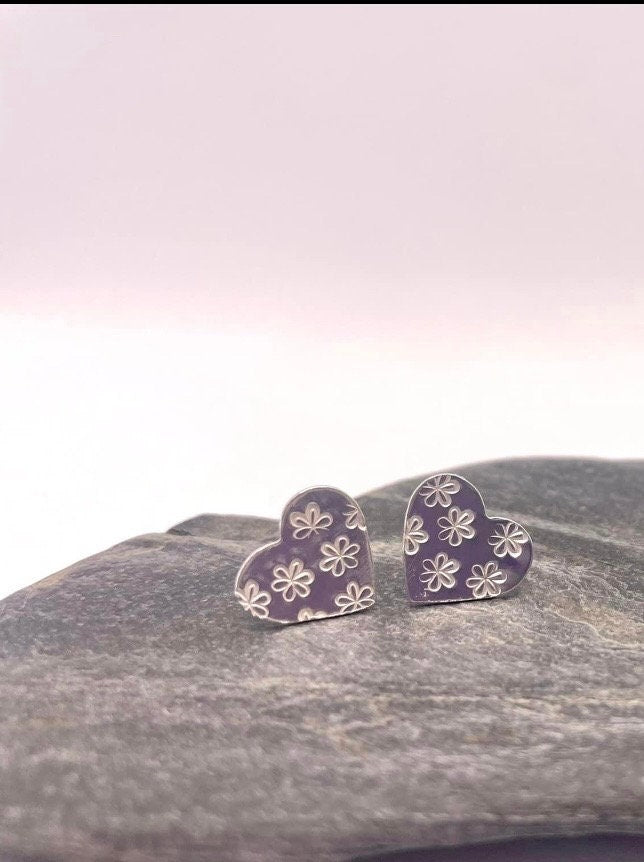 Daisy heart earrings