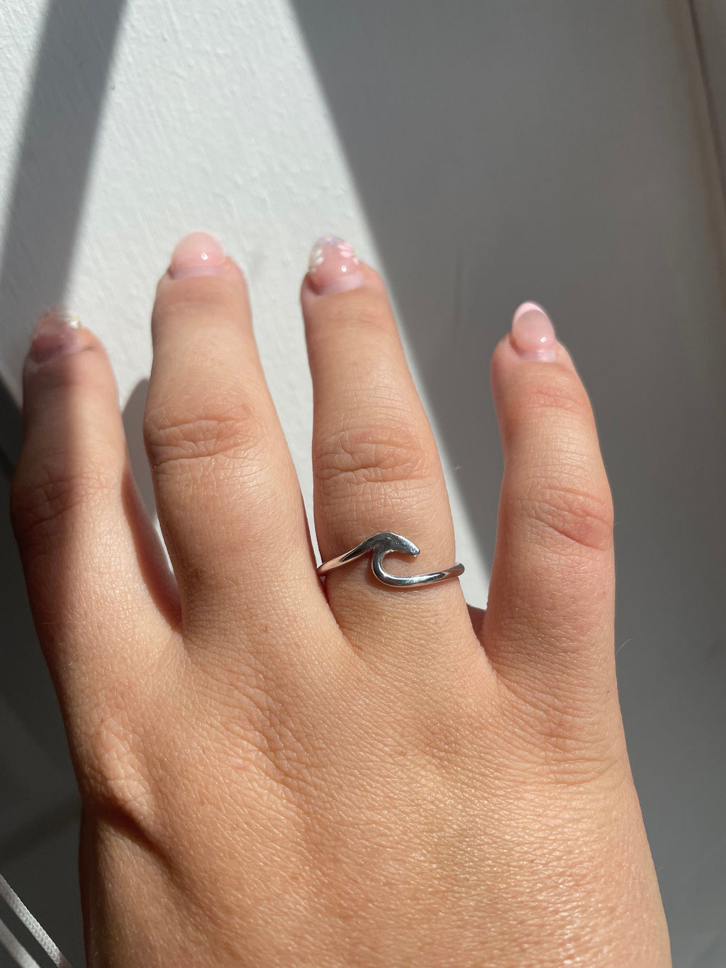 Wavy ring