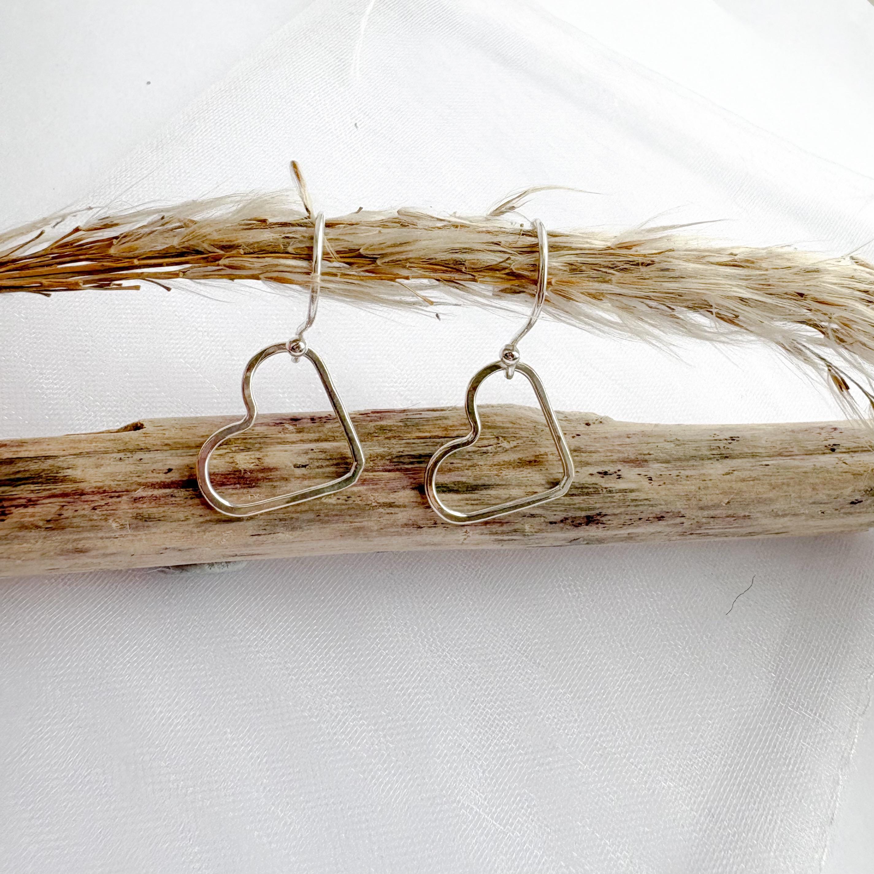Hammered heart earrings