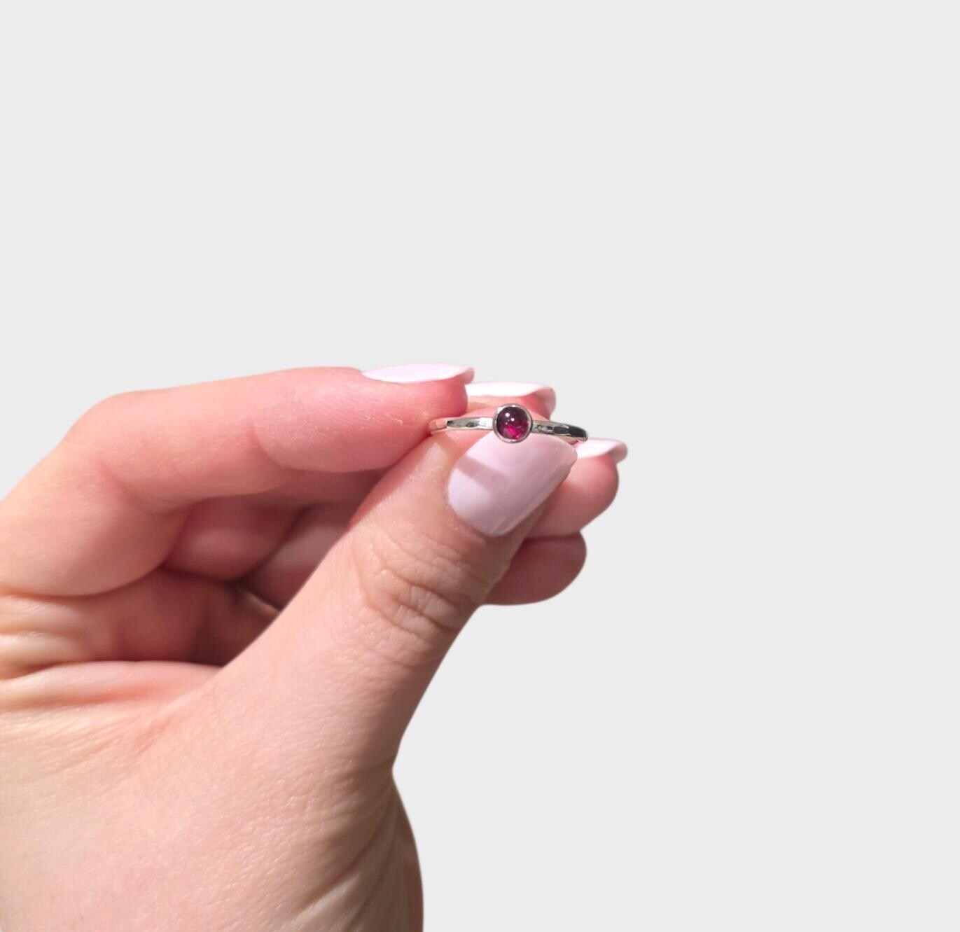 Garnet stacking ring